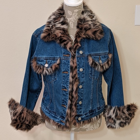 Tasha Polizzi Jackets & Blazers - Tasha Polizzi faux fur trimmed jean jacket sz M